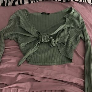 green long sleeve tied crop top
